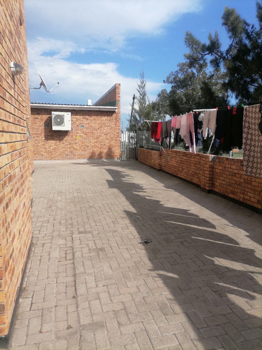 1 Bedroom Property for Sale in St Dumas Western Cape
